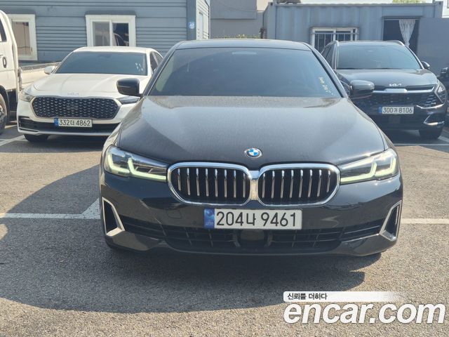 بي ام دبليو الفئة الخامسة (G30) 520i
