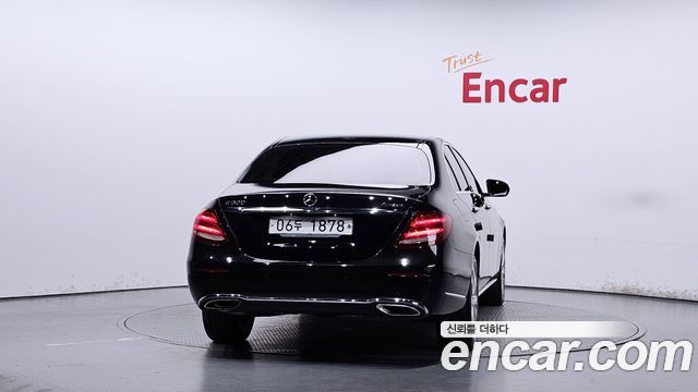 مرسيدس إي كلاس W213 E300 4MATIC