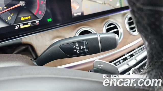 مرسيدس إي كلاس W213 E300 4MATIC
