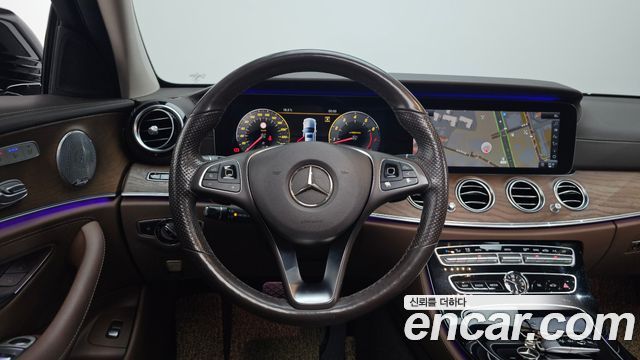 مرسيدس إي كلاس W213 E300 4MATIC