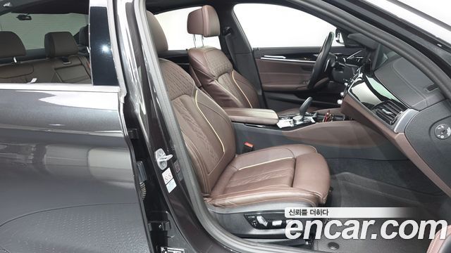 بي ام دبليو الفئة الخامسة (G30) 530i xDrive M