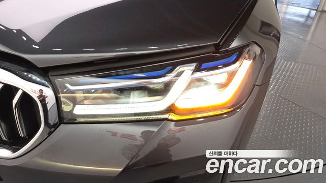 بي ام دبليو الفئة الخامسة (G30) 530i xDrive M