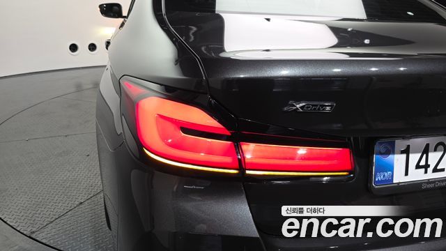 بي ام دبليو الفئة الخامسة (G30) 530i xDrive M