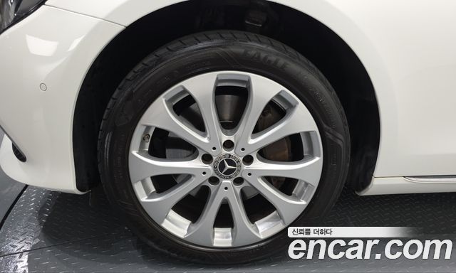 مرسيدس إي كلاس W213 E300 4MATIC