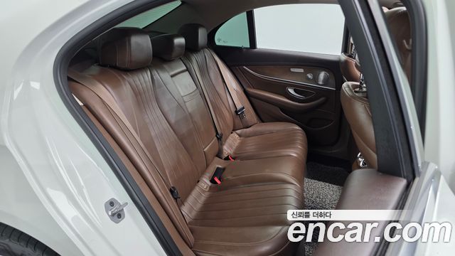 مرسيدس إي كلاس W213 E300 4MATIC