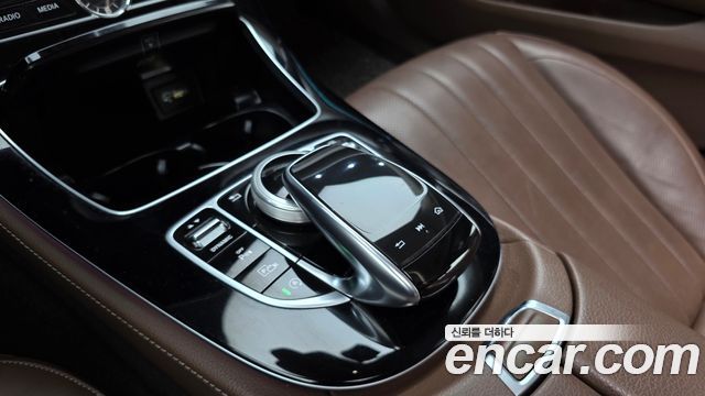 مرسيدس إي كلاس W213 E300 4MATIC