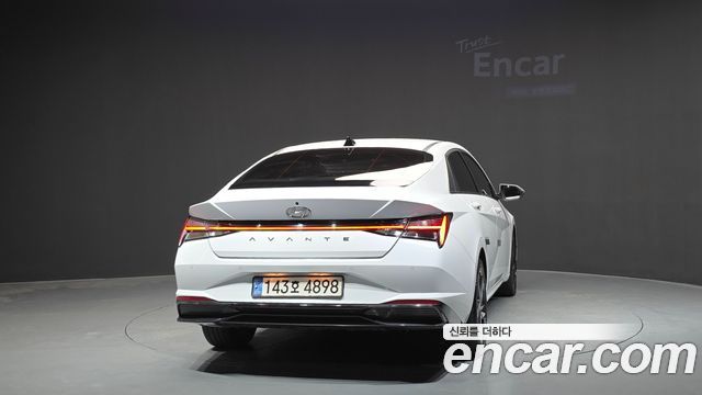 هيونداي إلنترا (CN7) راي