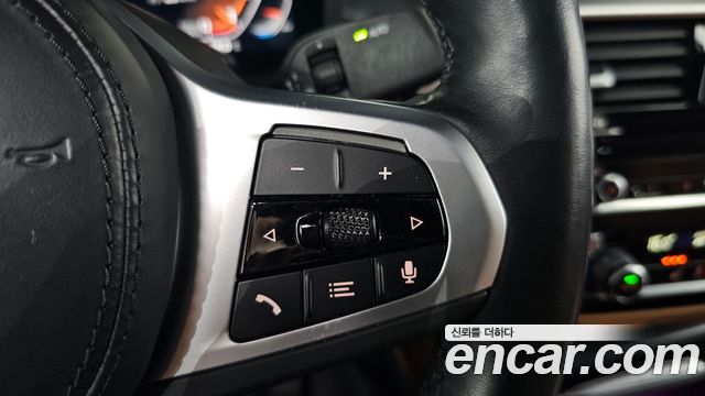 بي ام دبليو الفئة الخامسة (G30) 520i M